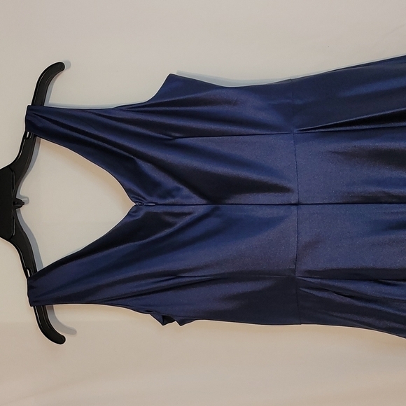 SLNY Petite Cocktail or Holiday Dress - Picture 12 of 14